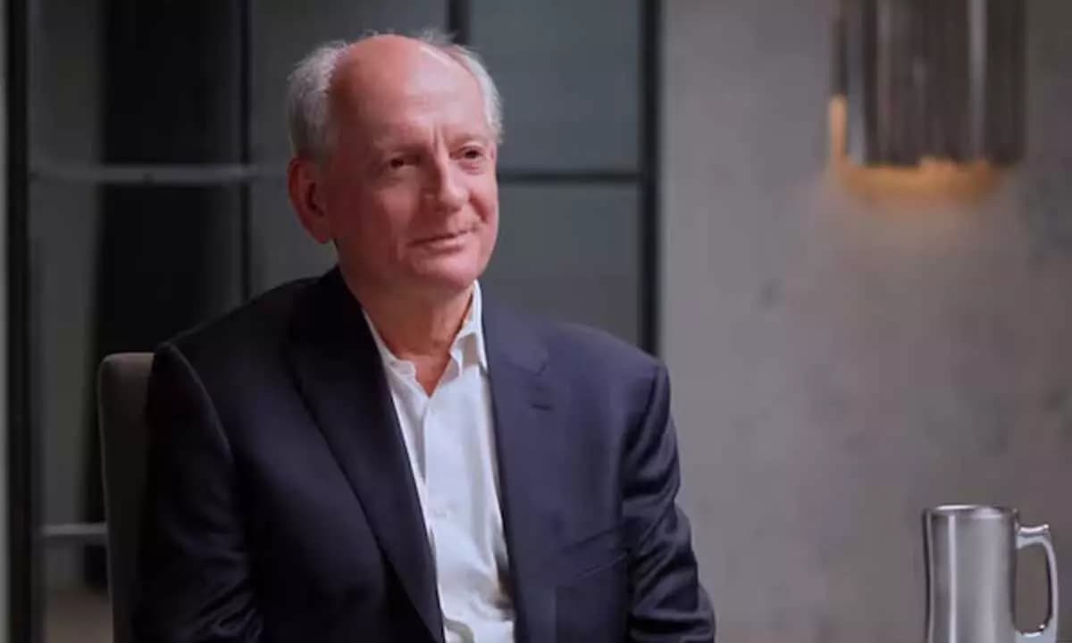 Stuart Russell Warns of Rapid AI Self-Improvement: An AI with IQ 150 Could Upgrade Itself to 250