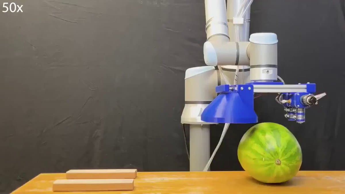 MIT's Loop Closure Grasping Enables Robots to Lift 6.8kg Kettlebell with Inflatable 'Vine' Beams